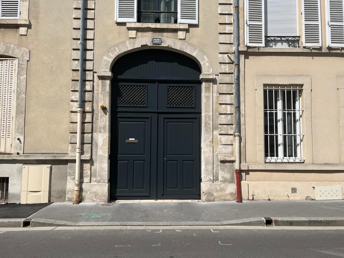 Chic Appartement Type 4 / Parking Prive Reims Exterior foto